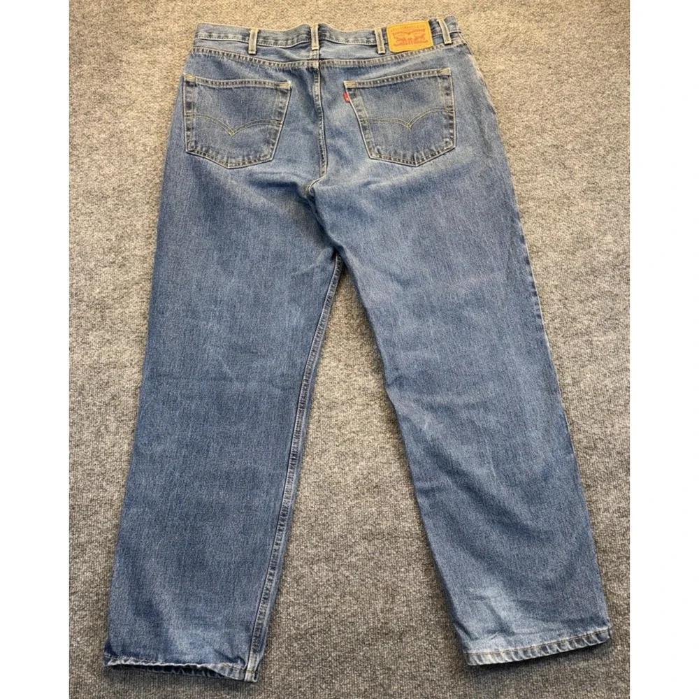 Title: Levi's 550 Relaxed Fit Jeans Men's Size 38x32 Blue Denim Tapered Leg